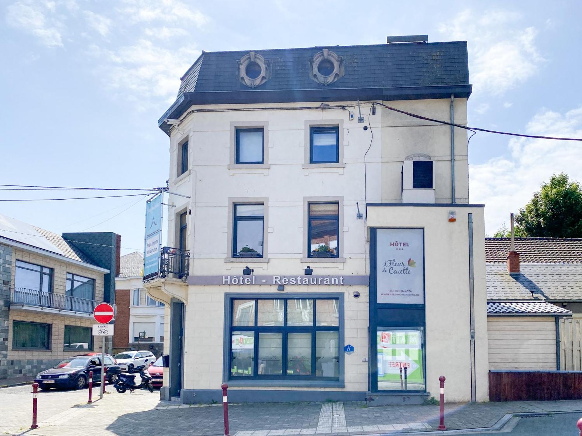 A Fleur De Couette Hotel Auvelais Екстериор снимка
