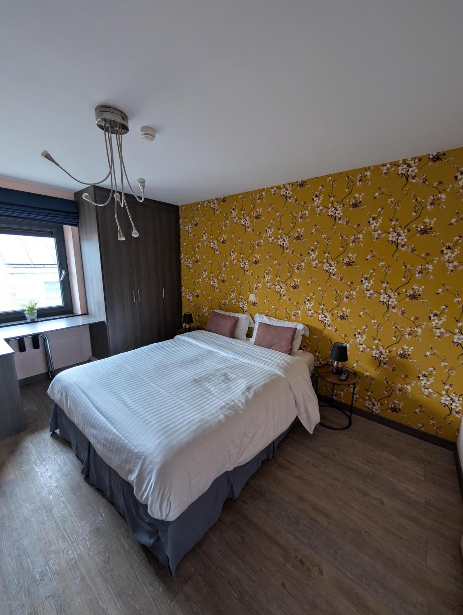 A Fleur De Couette Hotel Auvelais Екстериор снимка