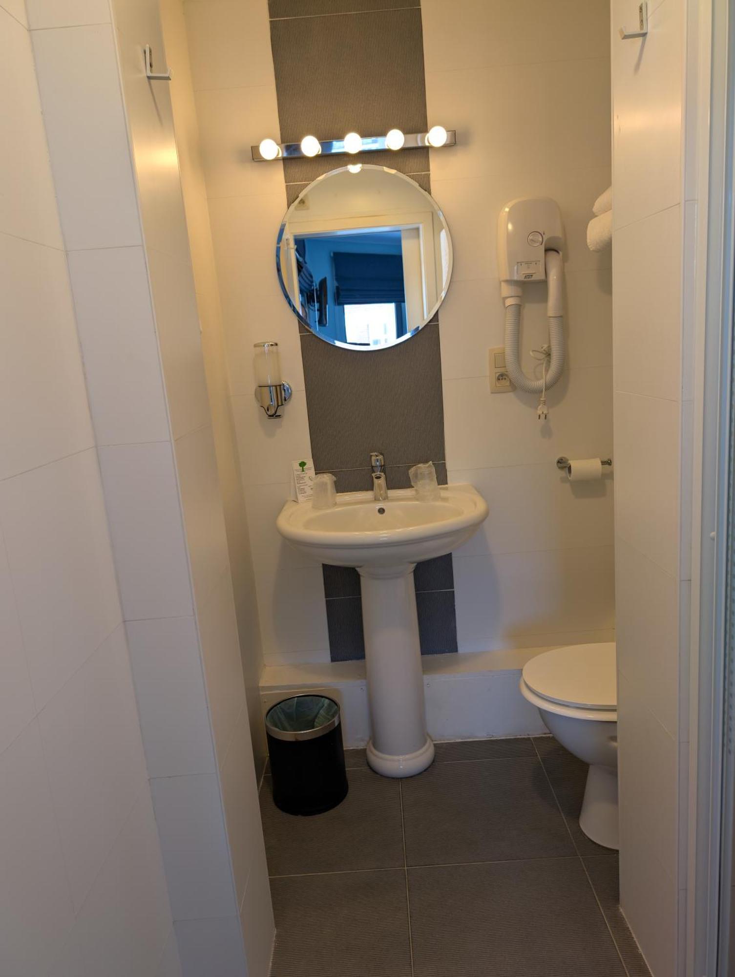 A Fleur De Couette Hotel Auvelais Екстериор снимка