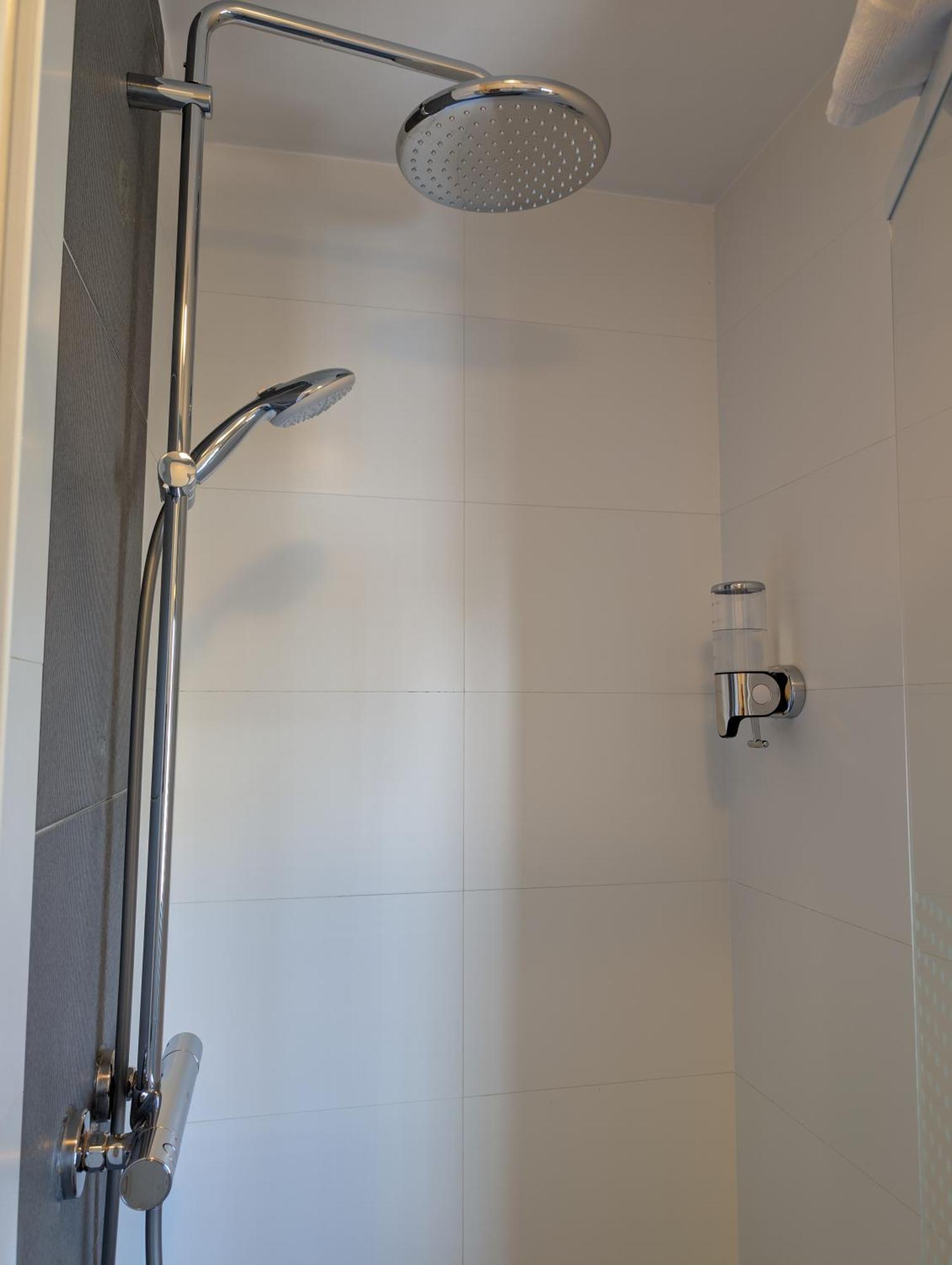 A Fleur De Couette Hotel Auvelais Екстериор снимка